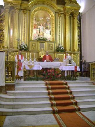 007.JPG - Presidió la celebración de la Santa MIsa don Juan Antonio Silva Álvarez, párroco de la Villa de Don Fadrique.
