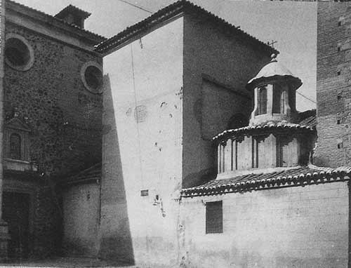 Iglesia de Santa Leocadia y a la izq. convento de Santo Domingo el Antiguo (comienzos del siglo XX)
